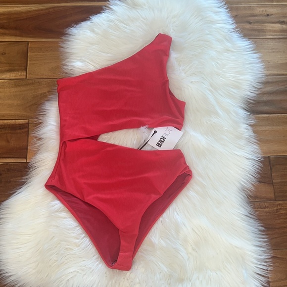 NWOT Beach Riot Celine One Piece Red Medium
SIZE M - Picture 3 of 10